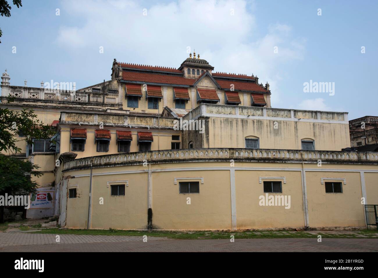 Vue partielle sur un ancien palais, Mysore, Karnataka, Inde Banque D'Images