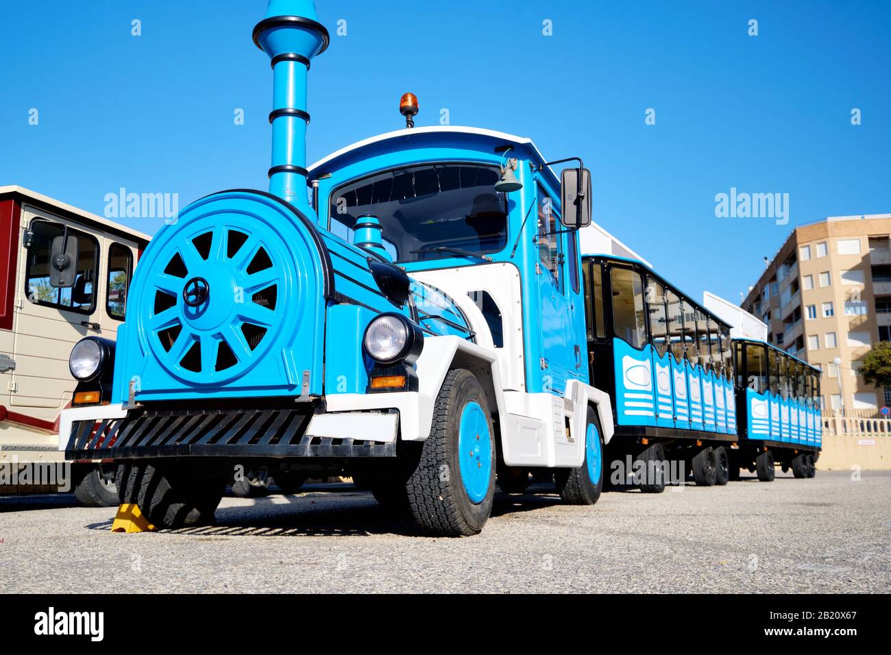 Torrevieja, Espagne - 27 Janvier 2020:train touristique bord de mer aventure pour profiter de beaux sites dans la ville de Torrevieja. Costa Blanca Espagne Banque D'Images