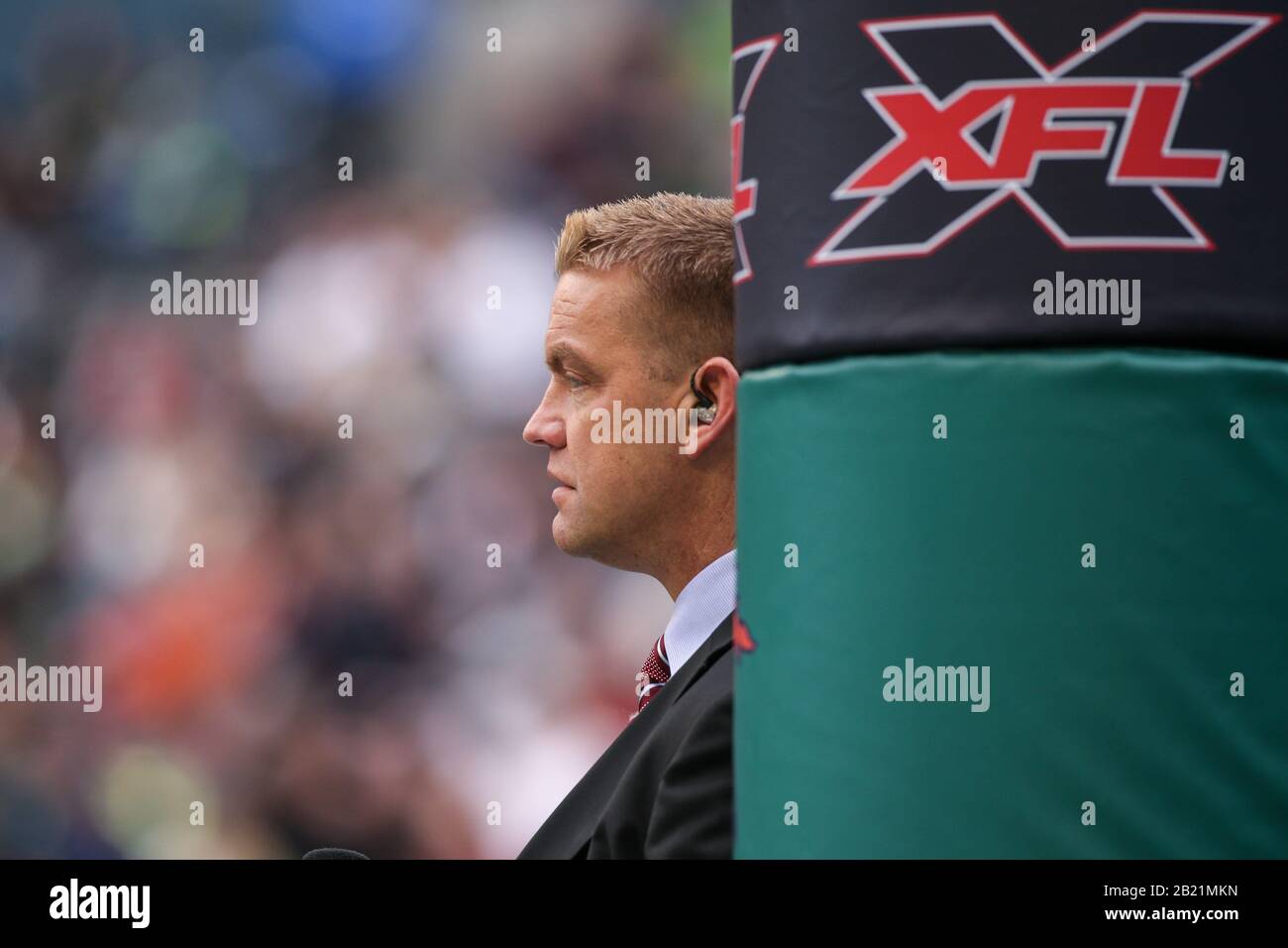 Fox Analyst et l'ancien Seahawk Quarterback Brock Huard en marge après le premier trimestre d'un match de football XFL entre les Dragons de Seattle et les Renegades de Dallas, le samedi 22 février 2020, à Seattle, Washington, États-Unis. (Photo par IOS/ESPA-Images) Banque D'Images