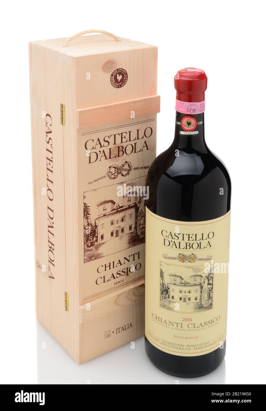 Irvine, CA - 29 DÉCEMBRE 2014 : une bouteille de 3 litres de Castello D 'Albola Chianti Classico. Le domaine italien compte plus de 150 hectares de vignes et plus Banque D'Images