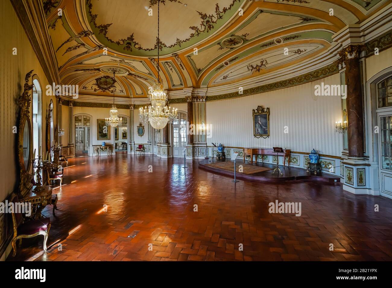 La salle de musique conçue par l'architecte Mateus Vicente de Oliveria à l'intérieur du Palais de Queluz, un palais portugais du XVIIIe siècle situé à Queluz près de L Banque D'Images