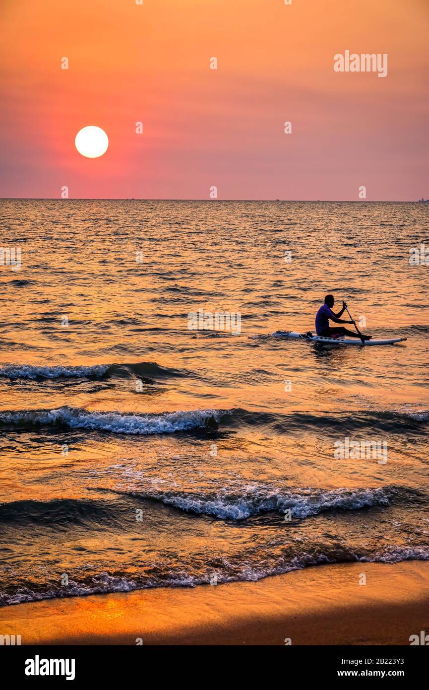 Coucher De Soleil À Dongtan Beach, Pattaya, Thaïlande Banque D'Images