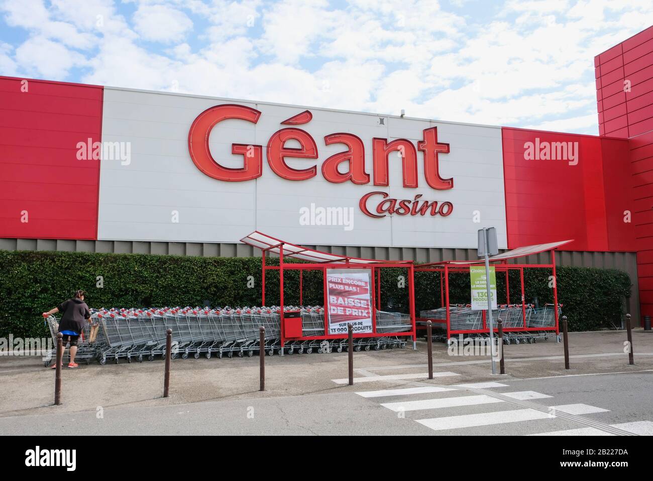 Hypermarket Hypermarket Geant Casino Banque d'image et photos - Alamy