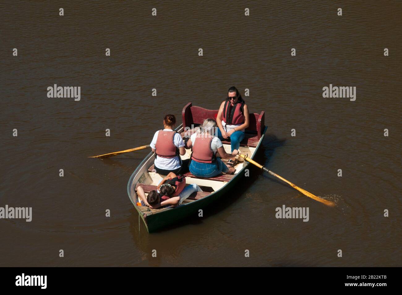 Canotage sur la Yarra River à Studley Park, Melbourne, Australie Banque D'Images