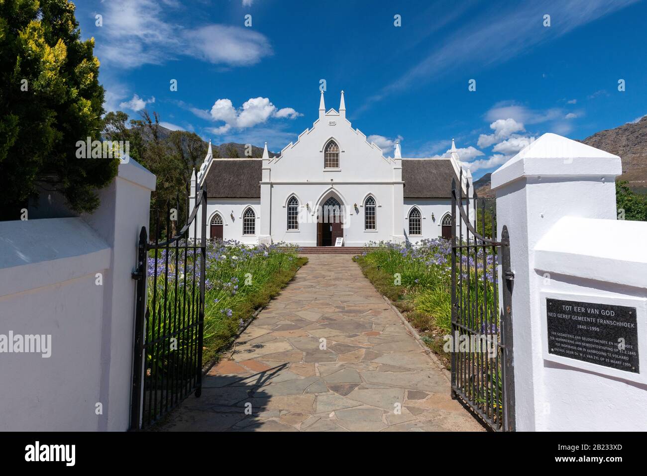 Église réformée néerlandaise dans le centre de Franschhoek sur la route du jardin, le Cap occidental, Afrique du Sud Banque D'Images