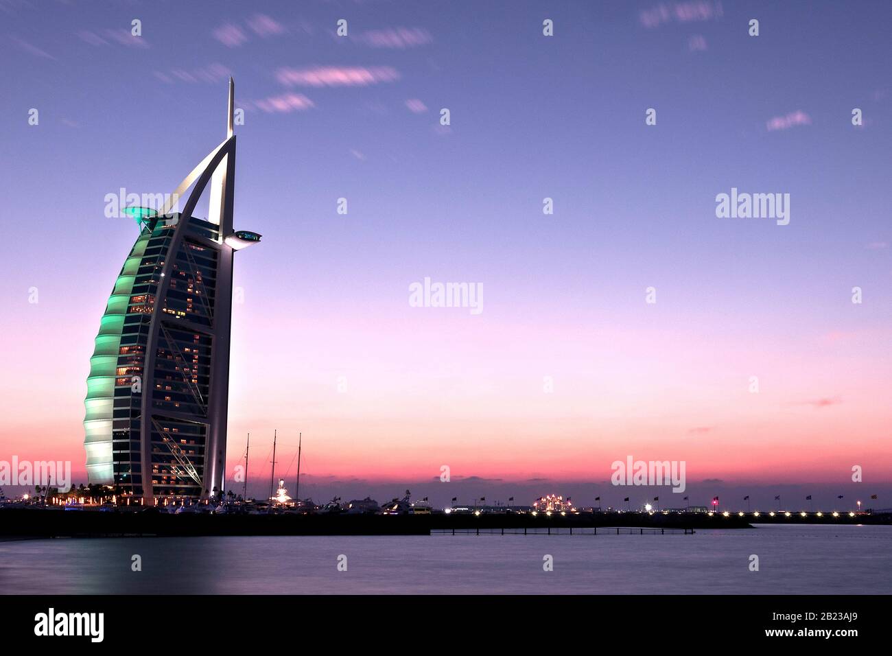 Hôtel Burj Al Arab À Dubaï, Blaue Stunde, Banque D'Images
