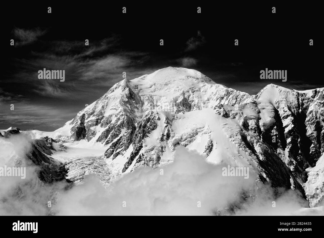 Denali NATIONAL PARK, États-Unis - 06 août 2008 - vue aérienne du Mont McKinley ou Denali (le Grand) en Alaska est le plus haut sommet de montagne en Amérique du Nord Banque D'Images