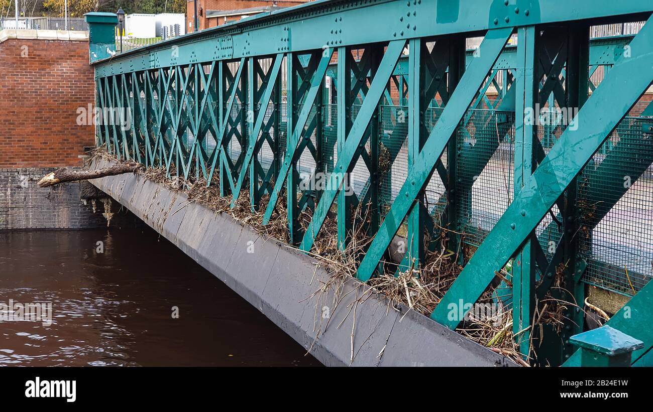 Suite à l'inondation de la rivière Don à Sheffield, novembre 2019 Banque D'Images