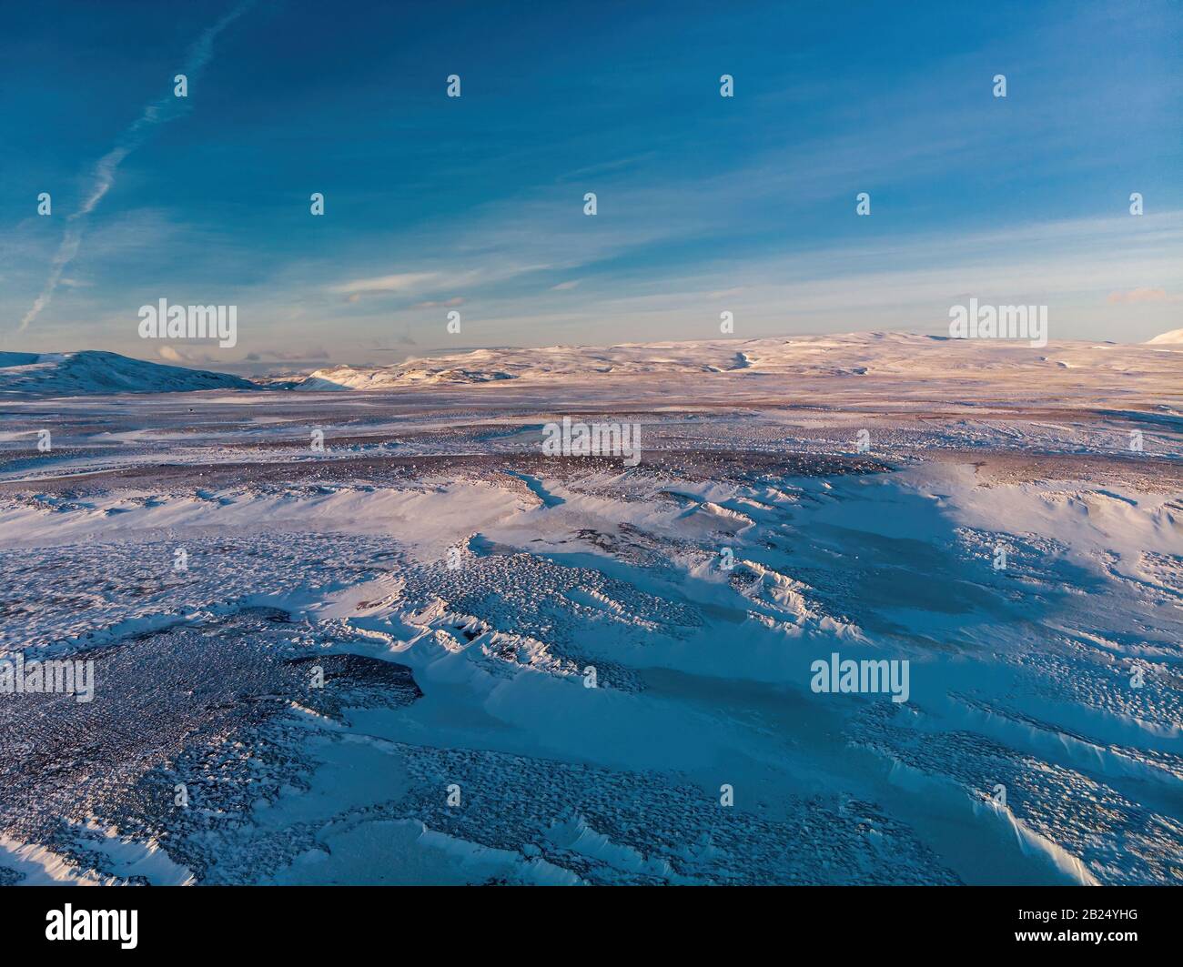 Vue aérienne de beaux paysages gelés en Islande Banque D'Images