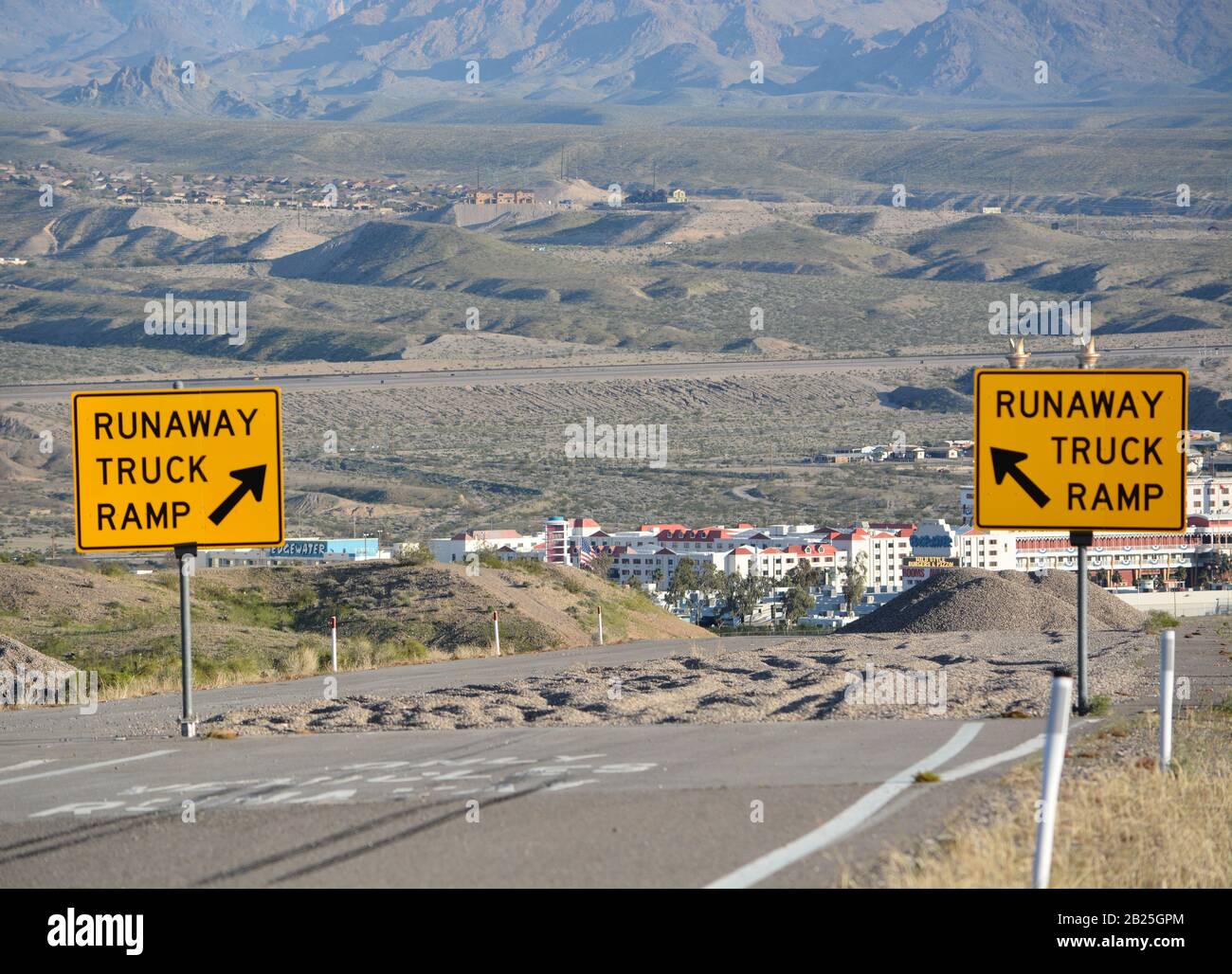 Rampe de Camion délabré signer une rampe d'évacuation d'urgence à Laughlin, Clark County Nevada USA Banque D'Images