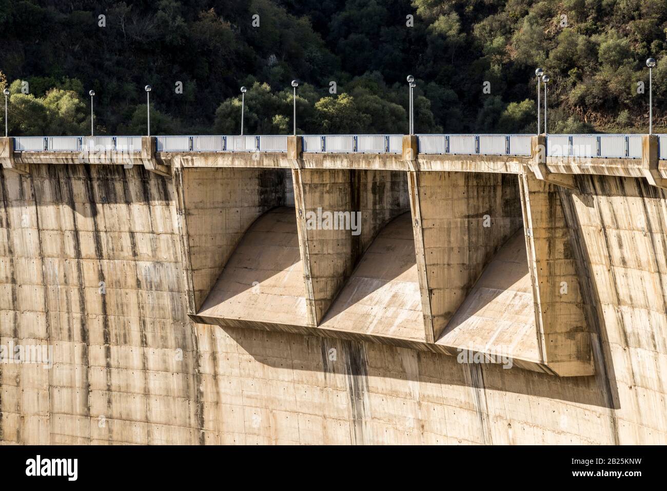 Lora Del Rio, Espagne. Le barrage et le réservoir de José Toran, un réservoir d'eau dans la rivière Guadalbarcar construit en 1992 Banque D'Images