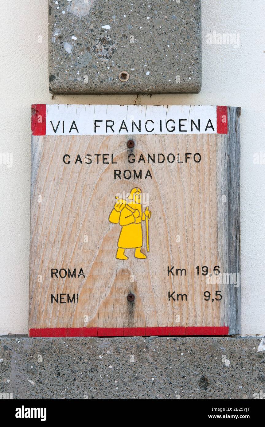 Via Francigena Signpost À Castel Gandolfo, Lazio, Italie Banque D'Images