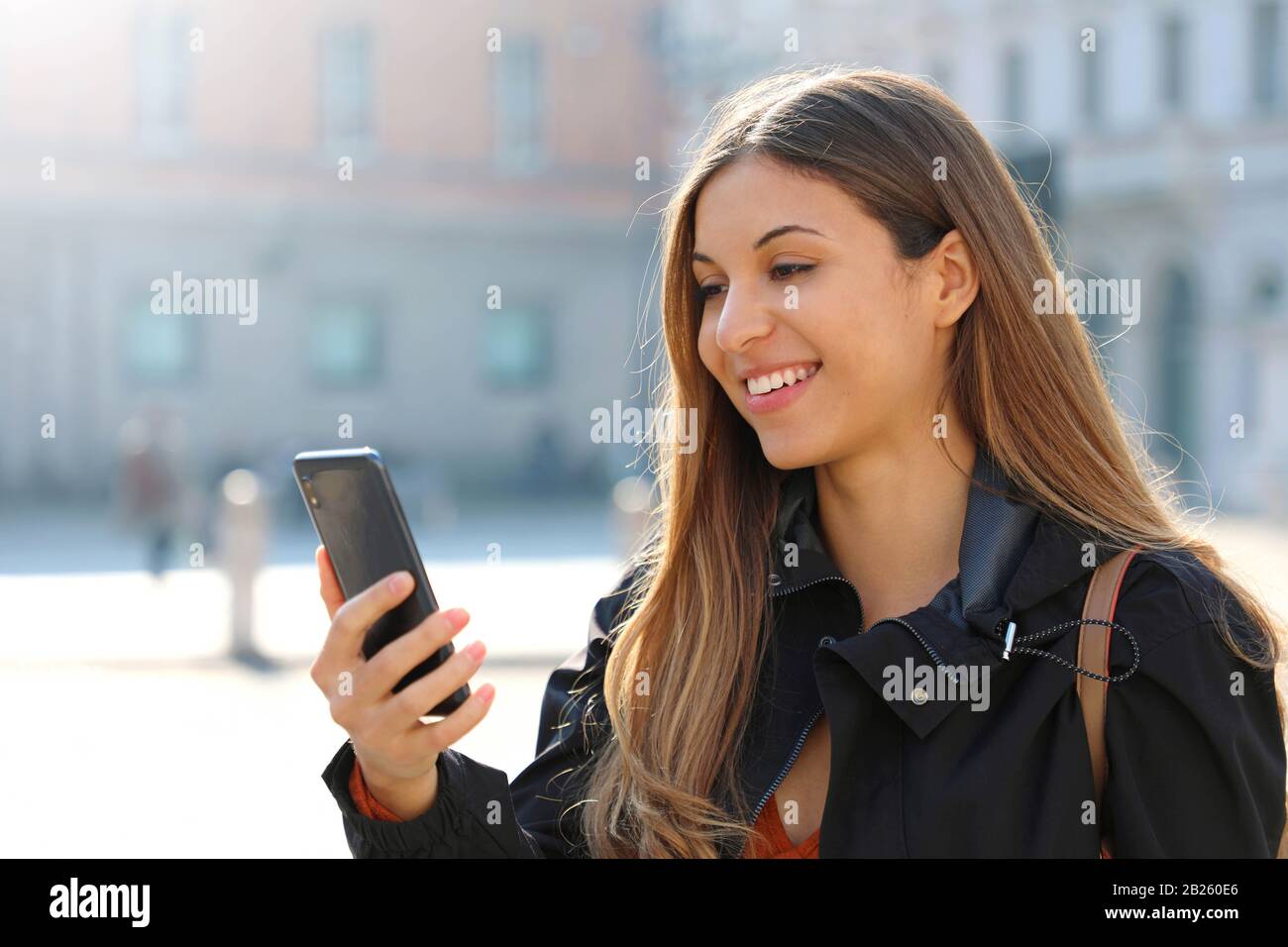 Appel Vid o Belle Fille tudiante Fait Un Appel Vid o Avec Son appel-vid-o-belle-fille-tudiante-fait-un-appel-vid-o-avec-son