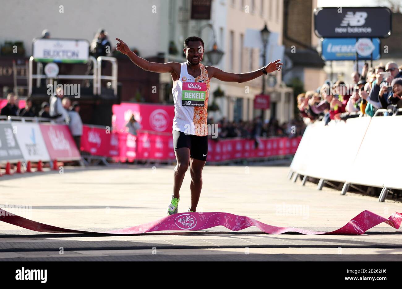 Kenenisa Bekele remporte la course masculine pendant La Vitality Big Half à Londres. Banque D'Images