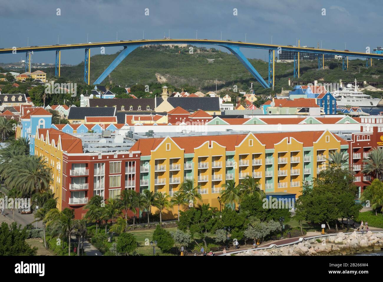 Curaçao, Willemstad, Fort Rif Et Pont Queen Juliana Banque D'Images