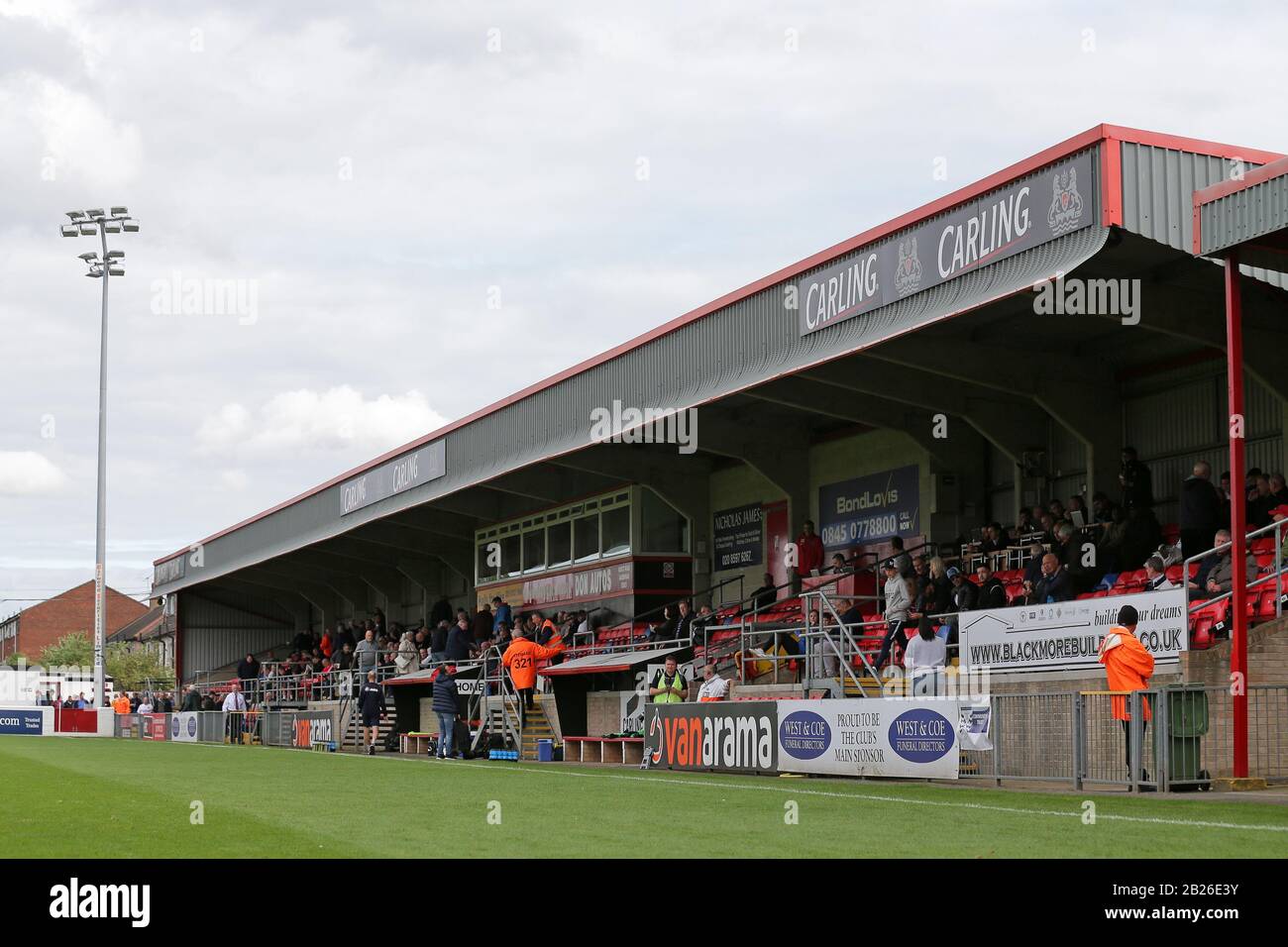 La tribune principale au cours de Dagenham & Redbridge vs Chorley, Vanarama Ligue nationale de football dans le stade de construction Chigwell le 28 septembre 2019 Banque D'Images