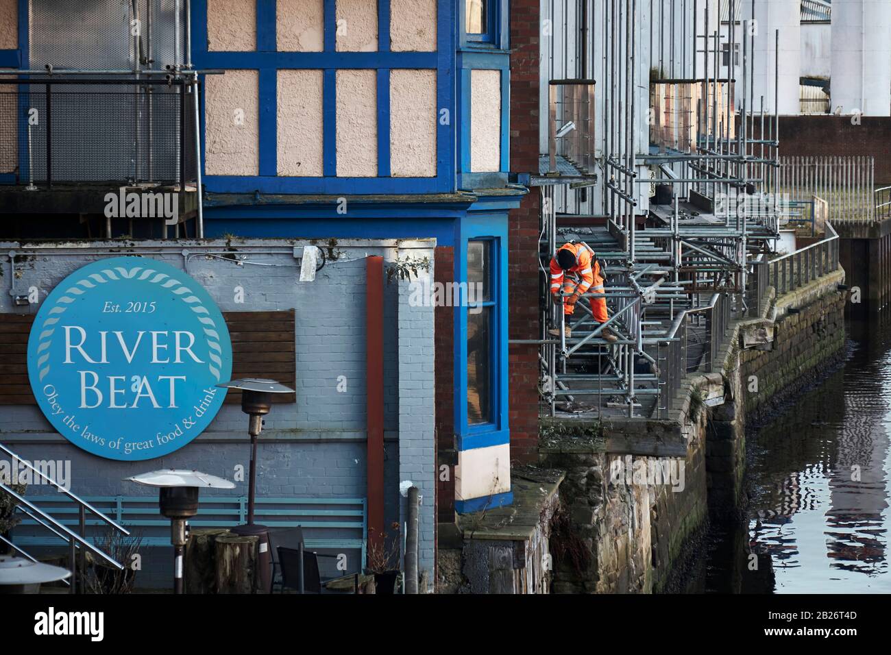 Travaux de construction le long du quai de Gateshead, Angleterre. Banque D'Images