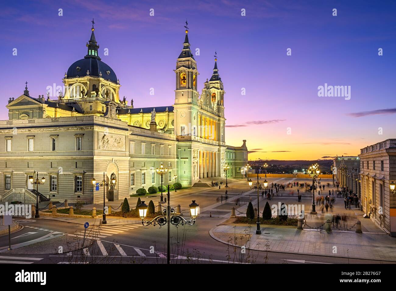 Cathédrale Santa Maria la Real de la Almudena à Madrid, Espagne Banque D'Images