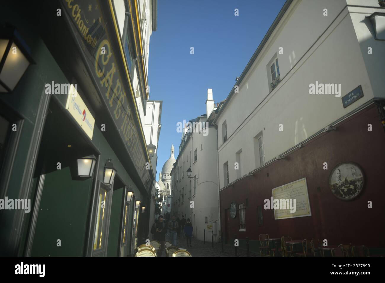 Allée pavée à Montmartre Paris, pasakdek Banque D'Images