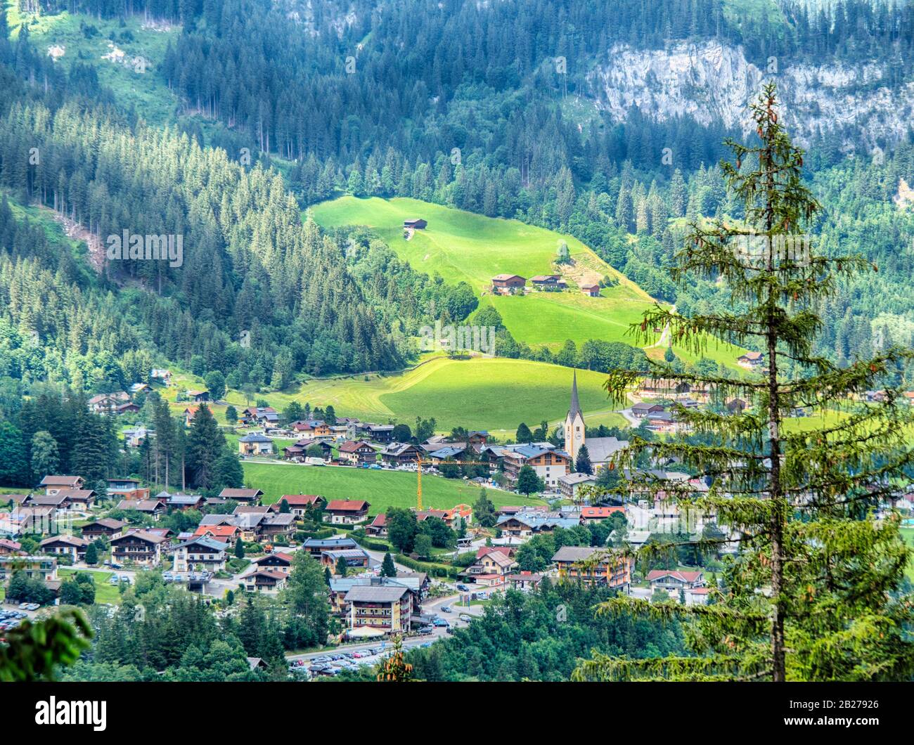 Vue sur le village de Krimml, Autriche Banque D'Images
