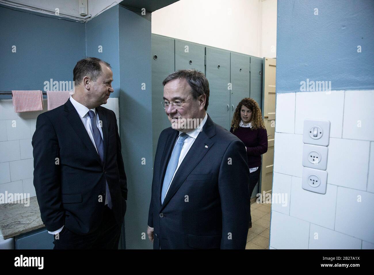 Tel Aviv, Israël. 01 mars 2020. Armin Laschet, ministre de l'État allemand de Rhénanie-du-Nord-Westphalie, visite le musée historique de la maison Ben-Gurion à tel Aviv. Crédit: Ilia Yefimovich/Dpa/Alay Live News Banque D'Images