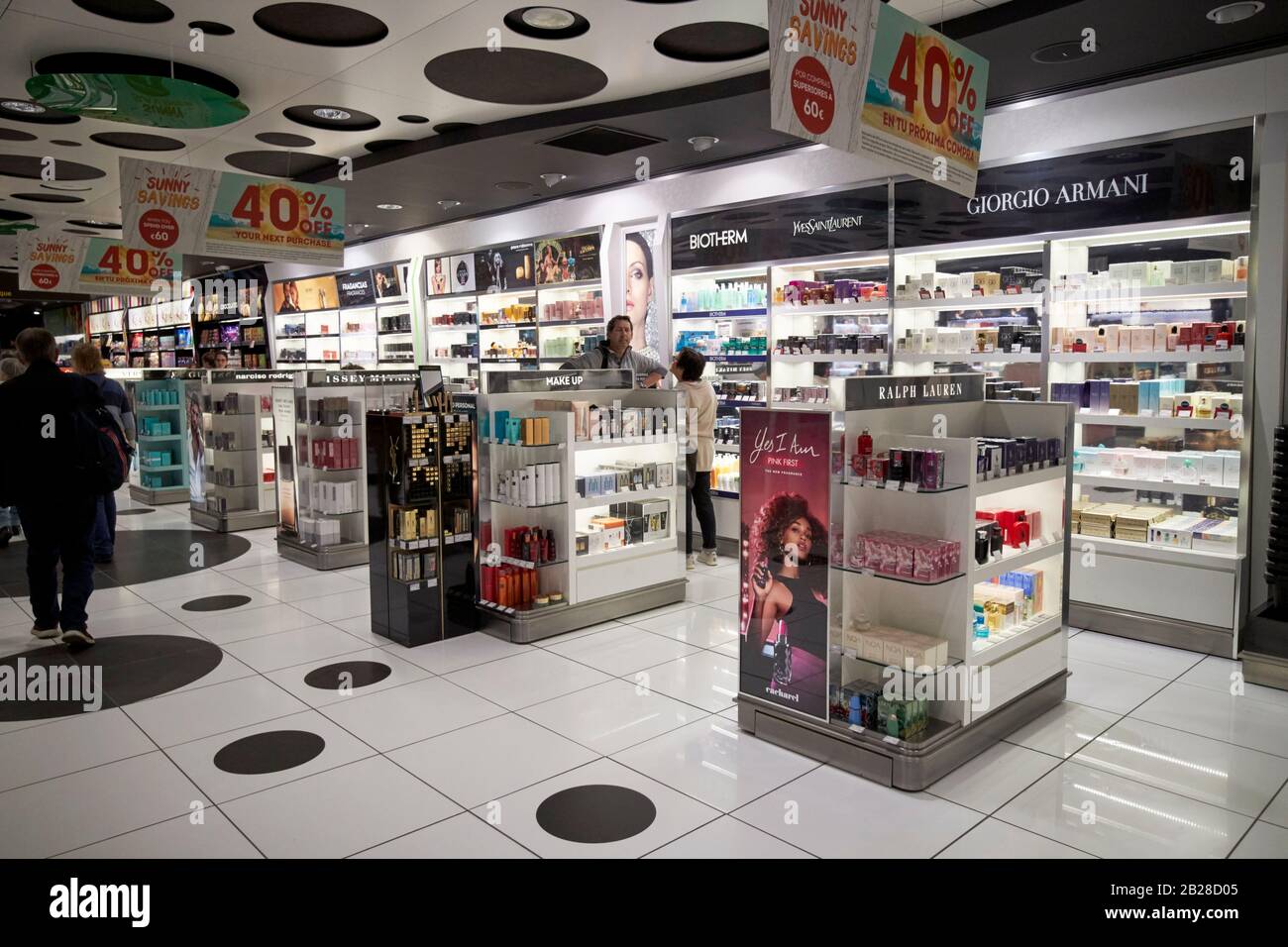 Airport duty free perfume shop Banque de photographies et d’images à haute résolution Alamy