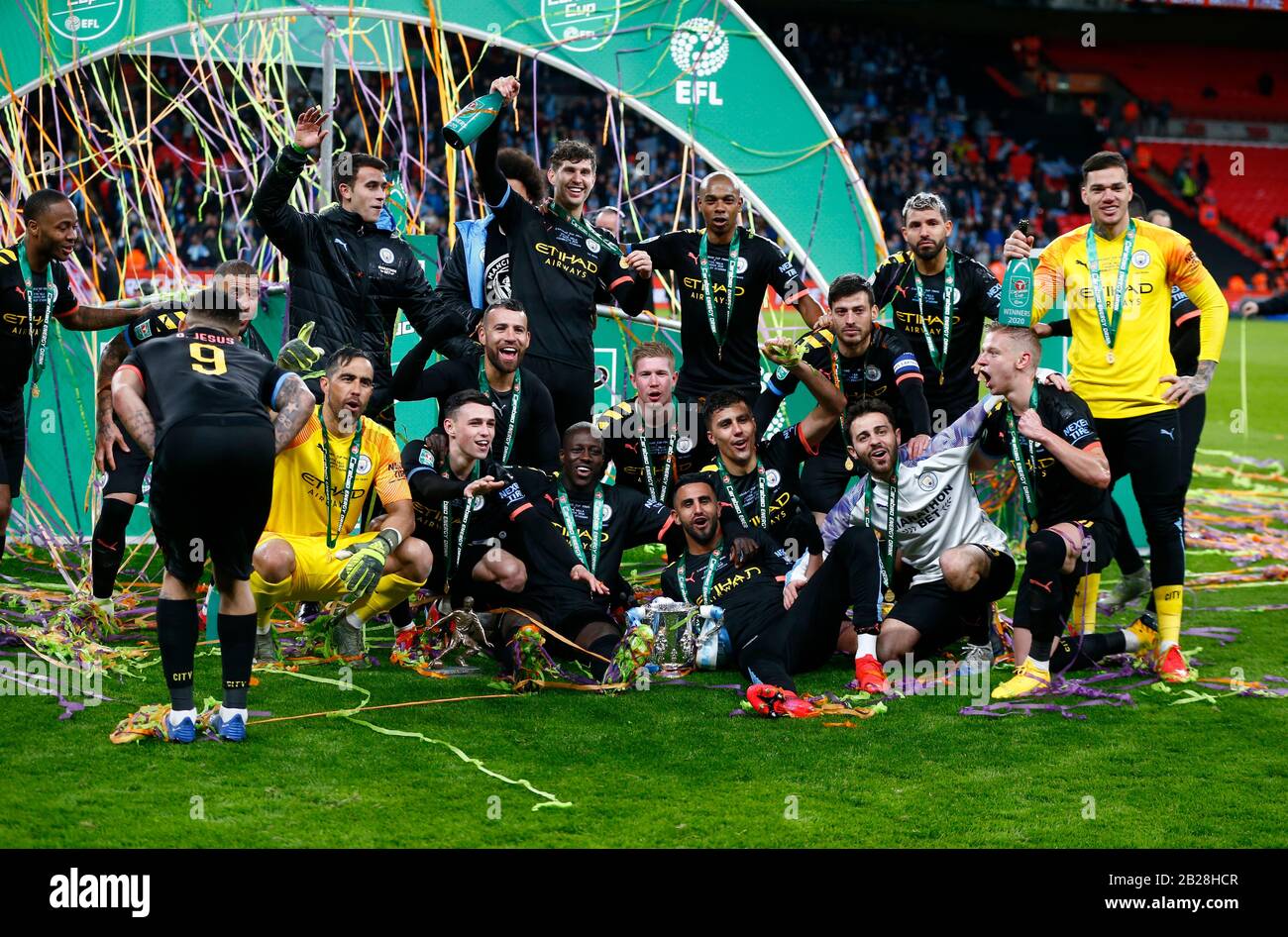 Londres, Royaume-Uni. 1 mars 2020. Manchester City Joueurs Avec Trophy Carabao Cup Final Entre Aston Villa Et Manchester City Au Stade Wembley, Londres, Angleterre, Le 1er Mars 2020 Crédit: Action Foto Sport/Alay Live News Banque D'Images