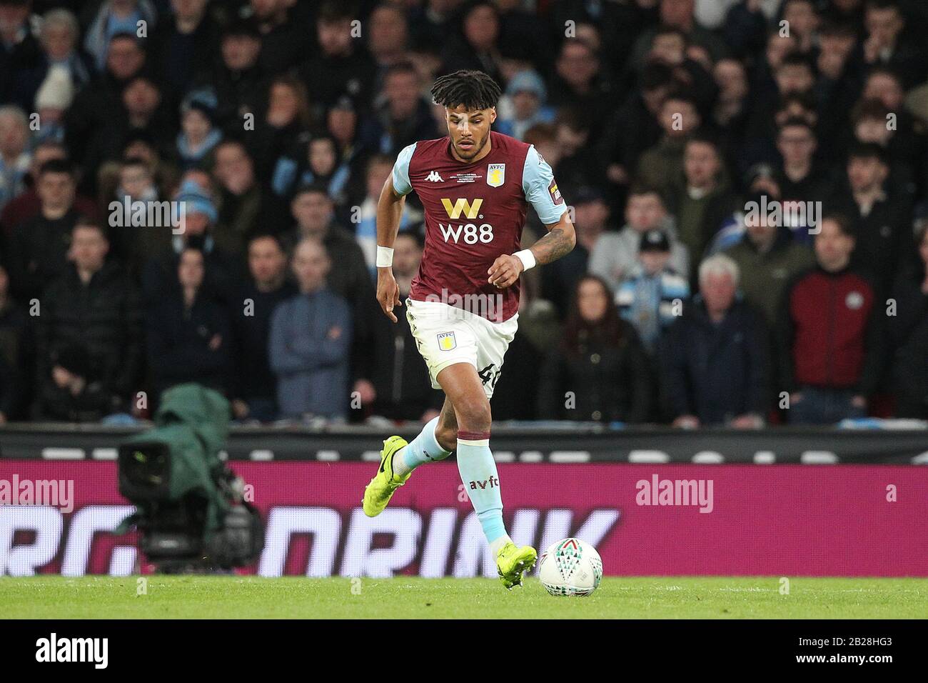 Londres, Royaume-Uni. 01 mars 2020. Tyrone Mings of Aston Villa en action lors du match final de la coupe Carabao entre Aston Villa et Manchester City au stade Wembley le 1 mars 2020 à Londres, en Angleterre. (Photo de Paul Chesterton/phcimages.com) crédit : Images PHC/Alay Live News Banque D'Images