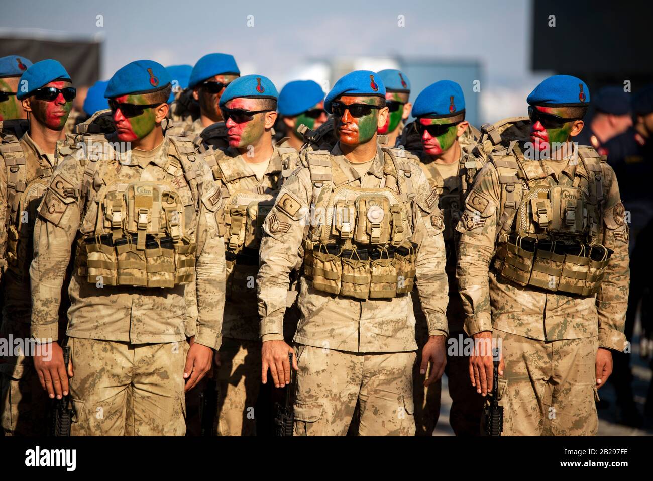 Izmir, Turquie - 29 Octobre 2019. Opérations spéciales de la gendarmerie turque soldats en accord avec le béret bleu et les lunettes de soleil au 29 octobre 2019 République d Banque D'Images