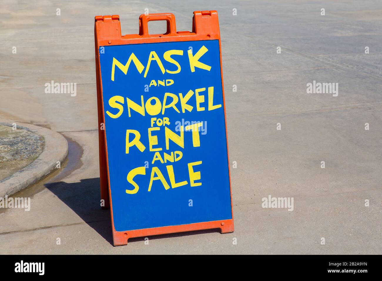 Panneau d'affichage à louer ou à acheter de masque de plongée et de plongée avec tuba Banque D'Images