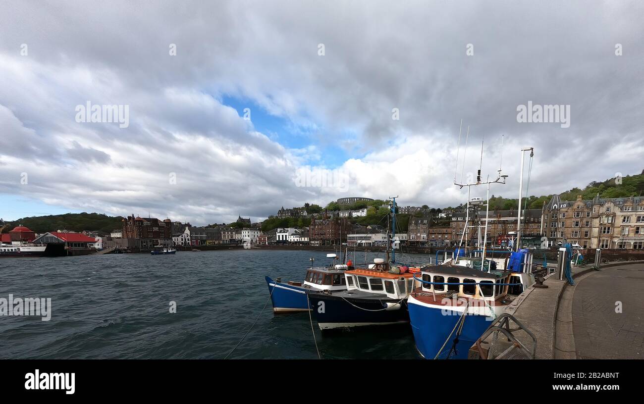 Bateaux de pêche amarrés dans le port, Oban, Argyll et Bute, Écosse, Royaume-Uni Banque D'Images