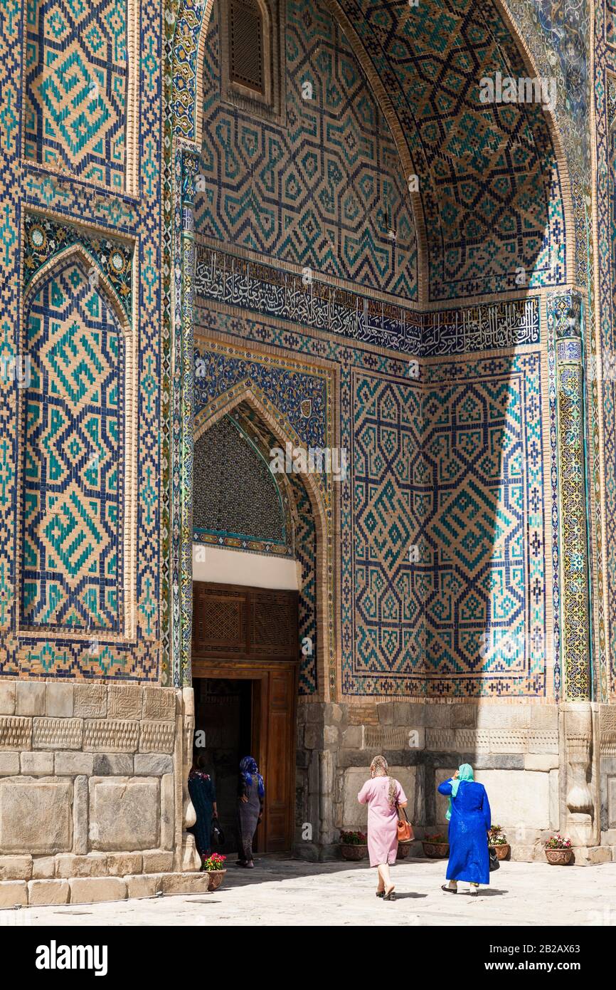 Tilya-Kori Madrasah, place du Registan, Samarkand, Ouzbékistan, Asie centrale, Asie Banque D'Images