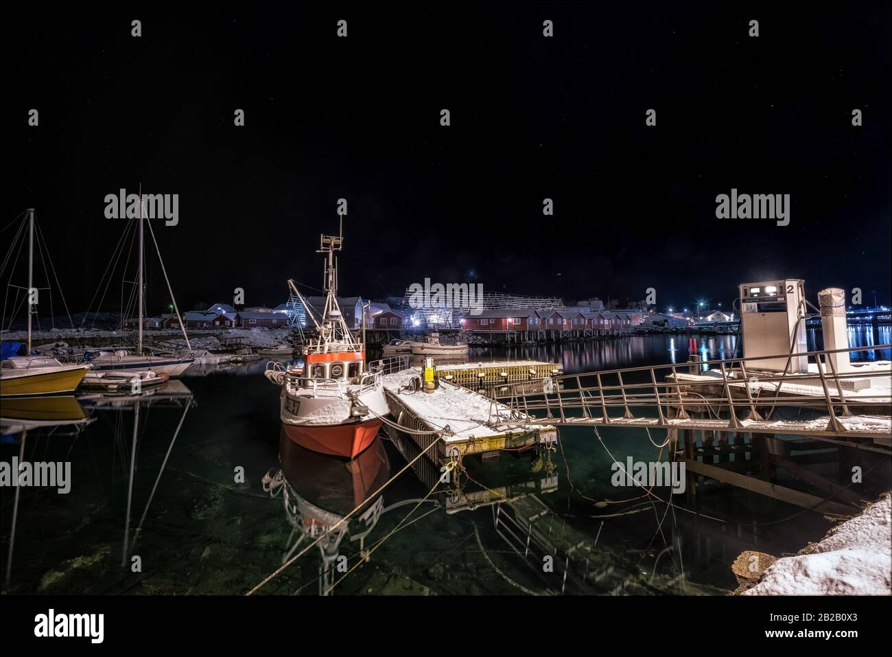 Station de remplissage de bateaux à Svolvær, Lofoten, Norvège Banque D'Images