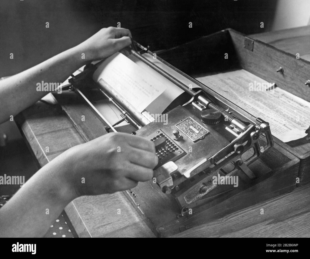 L'une des premières machines à écrire d'Amérique, exposée à l'exposition spécialisée de techniciens mécaniques allemands dans la Haus des Deutschen Handwerks. Banque D'Images