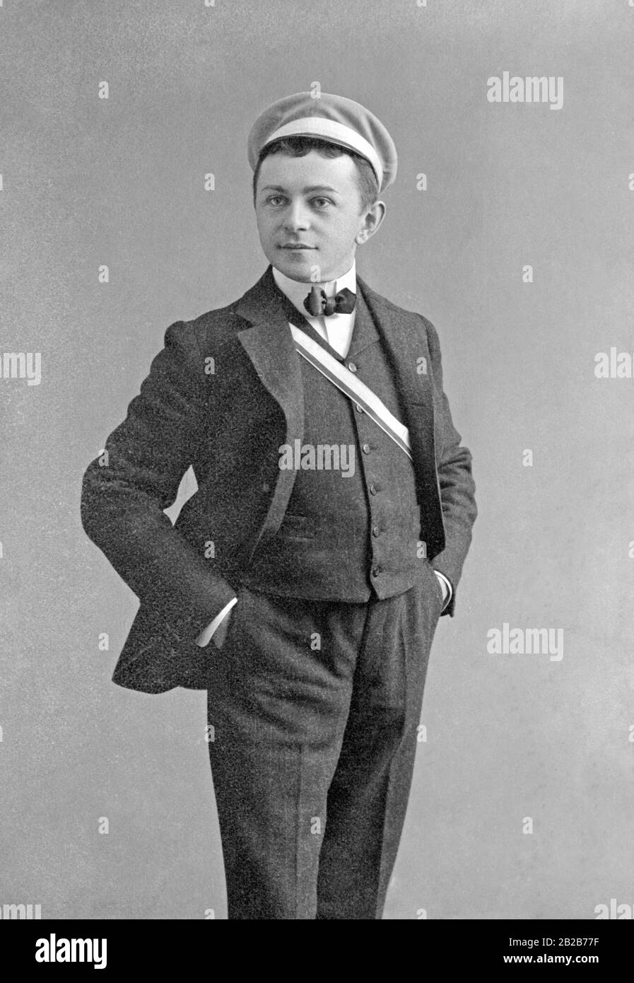 Georg Baeselt dans son costume comme prince héréditaire Karl Heinrich à 'Alt Heidelberg' par Wilhelm Meyer-Foerster. Banque D'Images