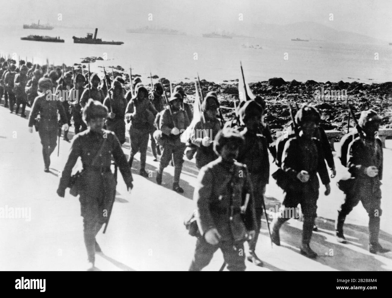 Les soldats japonais durant leur avance en Asie du Sud-est au cours de la seconde Guerre mondiale. Banque D'Images