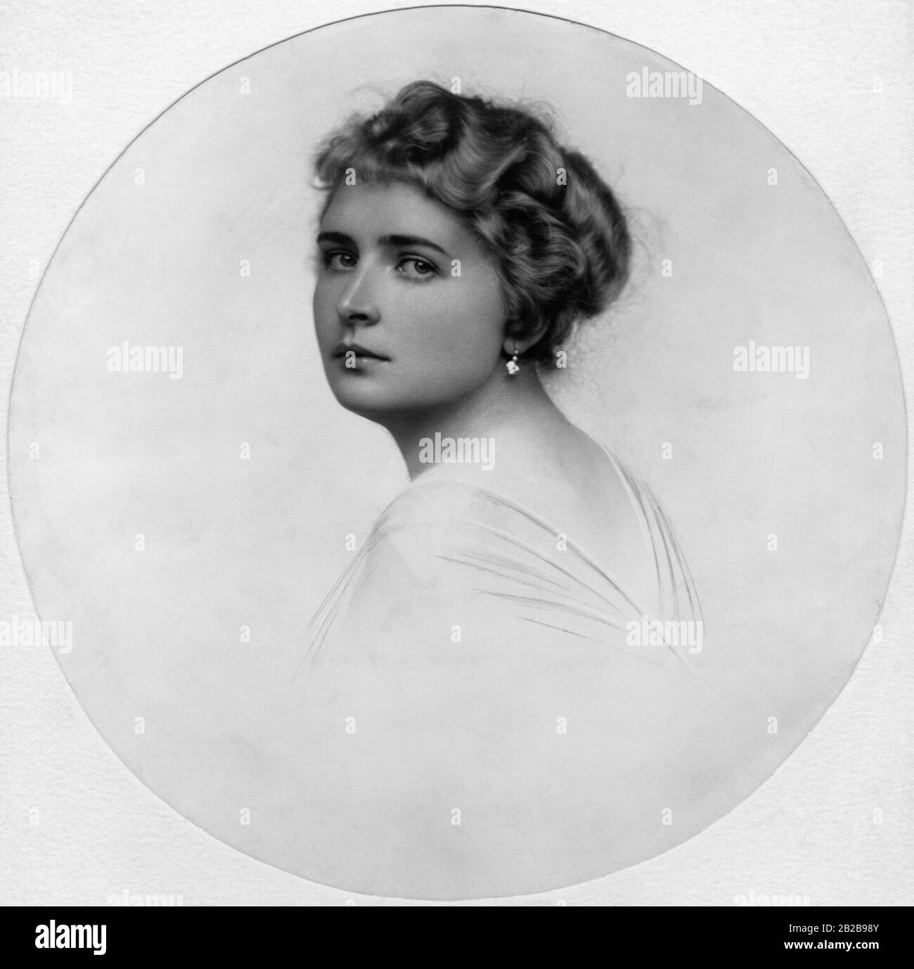 Portrait d'une jeune femme de l'année 1916. Banque D'Images