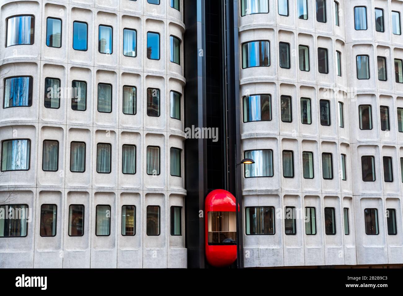 L'extérieur accrocheur de l'ancienne annexe de l'hôtel de ville de Camden, maintenant la Standard, Londres. Banque D'Images