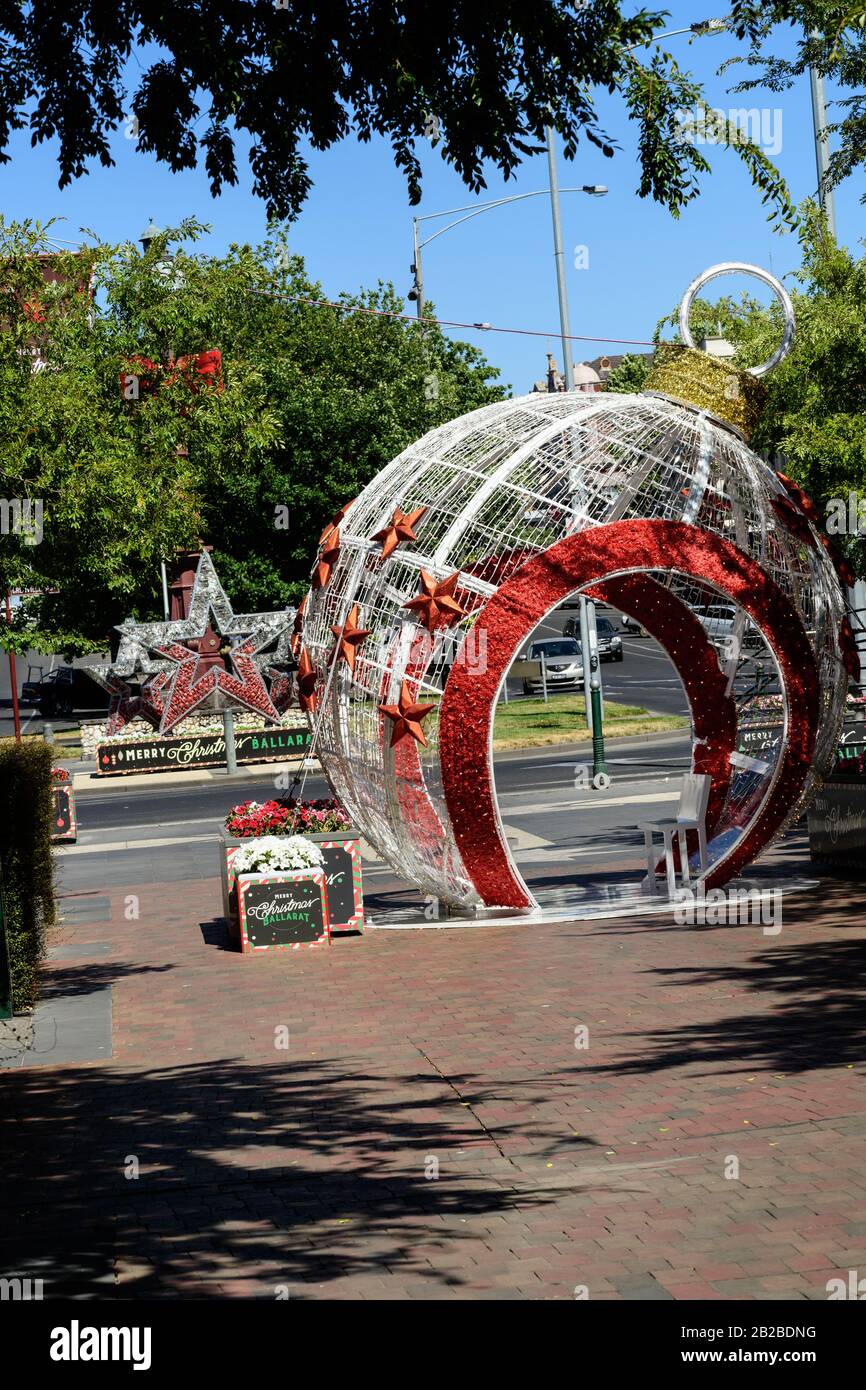 Ville de Ballarat Sturt Street et Bridge Mall décoré pour la saison Festive, Banque D'Images