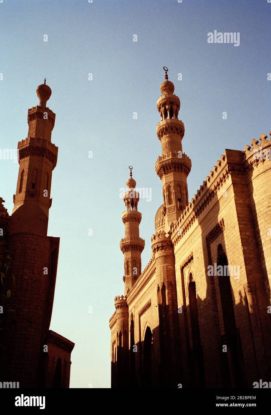 Photographie de voyage - Mosquée et madrassa du Sultan Hassan et de la Mosquée Al Rifai au Caire islamique dans la ville du Caire en Egypte en Afrique du Nord Banque D'Images