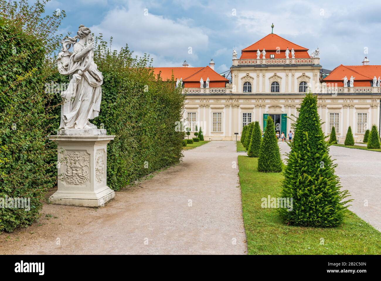 Le Belvédère est un bâtiment historique à Vienne, en Autriche, composé de deux palais baroques (le Haut et le Bas Belvédère), l'Orangerie, et Banque D'Images