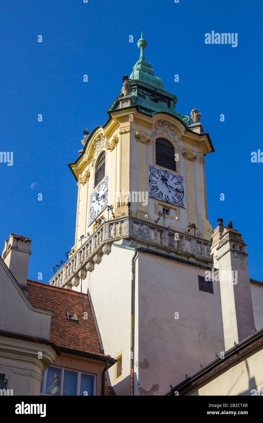 Tour de la vieille ville (Stara radnica) sur la place centrale (Hlavne namestie) de Bratislava, Slovaquie Banque D'Images