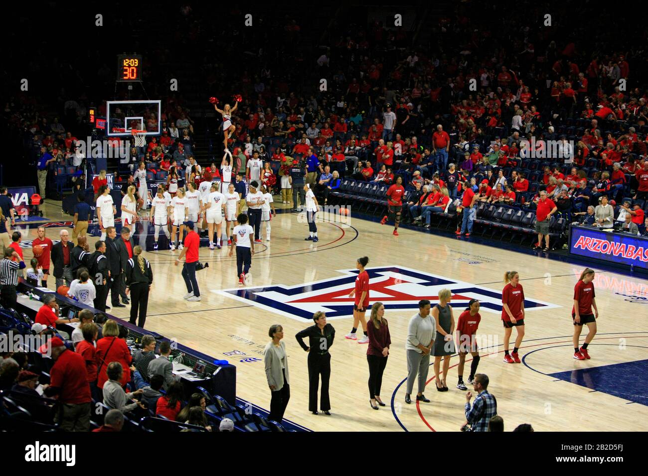 Arizona Vs Stanford Girls University jeu de basket-ball à l'arène de basket-ball UofA Mccale Memorial Center à Tucson AZ Banque D'Images