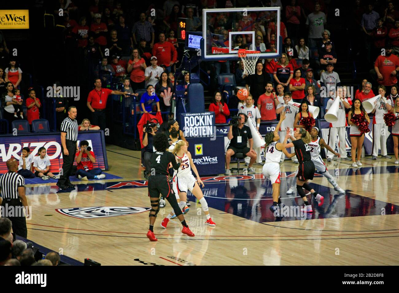 Arizona Vs Stanford Girls University jeu de basket-ball à l'arène de basket-ball UofA Mccale Memorial Center à Tucson AZ Banque D'Images