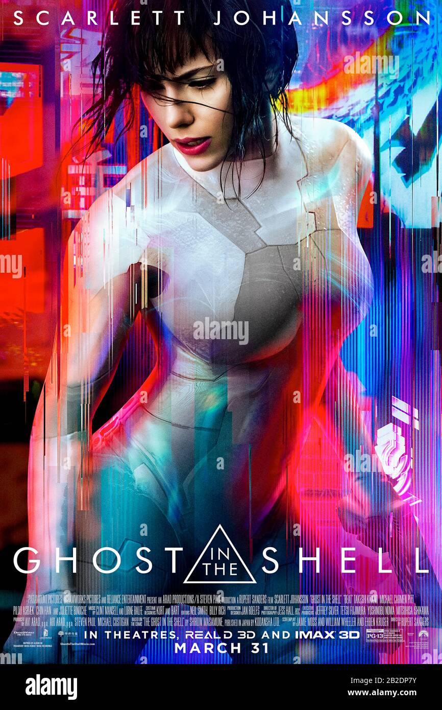 Ghost in the Shell (2017) réalisé par Rupert Sanders et mettant en vedette Scarlett Johansson, Pilou Asbæk et Takeshi Kitano. Film d'action en direct basé sur le manga japonais de cyberpunk de science-fiction extrêmement réussi par Masamune Shirow sur l'intégration de l'homme et de la machine. Banque D'Images