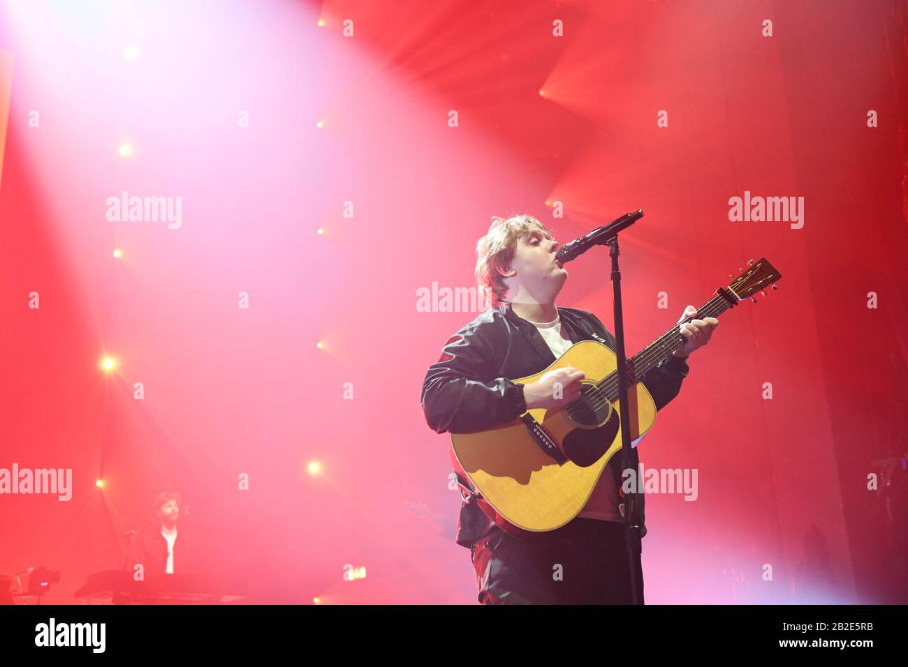 Manchester, Royaume-Uni. 7 février 2020. L'artiste vainqueur de Brit, Lewis Capaldi joue en face d'un vendu O2 Apollo, Manchester. Crédit: Kenny Brown/Alay Live News Banque D'Images