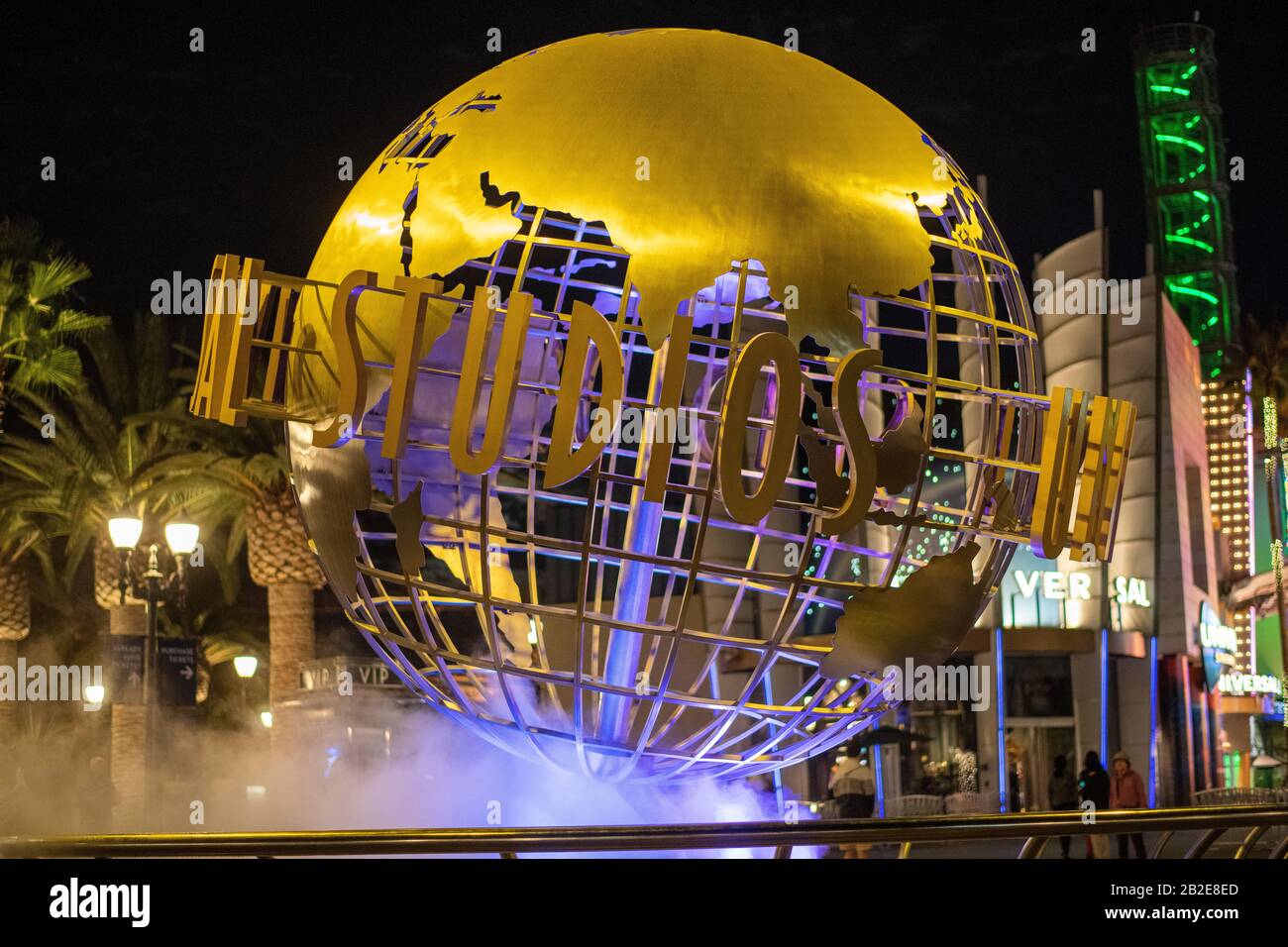 Universal Studios World ball à l'entrée du parc d'attractions Banque D'Images