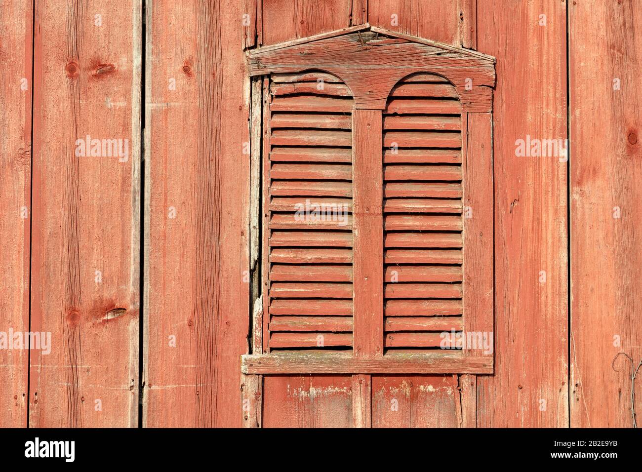 Vieilles portes de grange à l'ouest, Indiana du Nord, États-Unis, par James D Coppinger/Dembinsky photo Assoc Banque D'Images