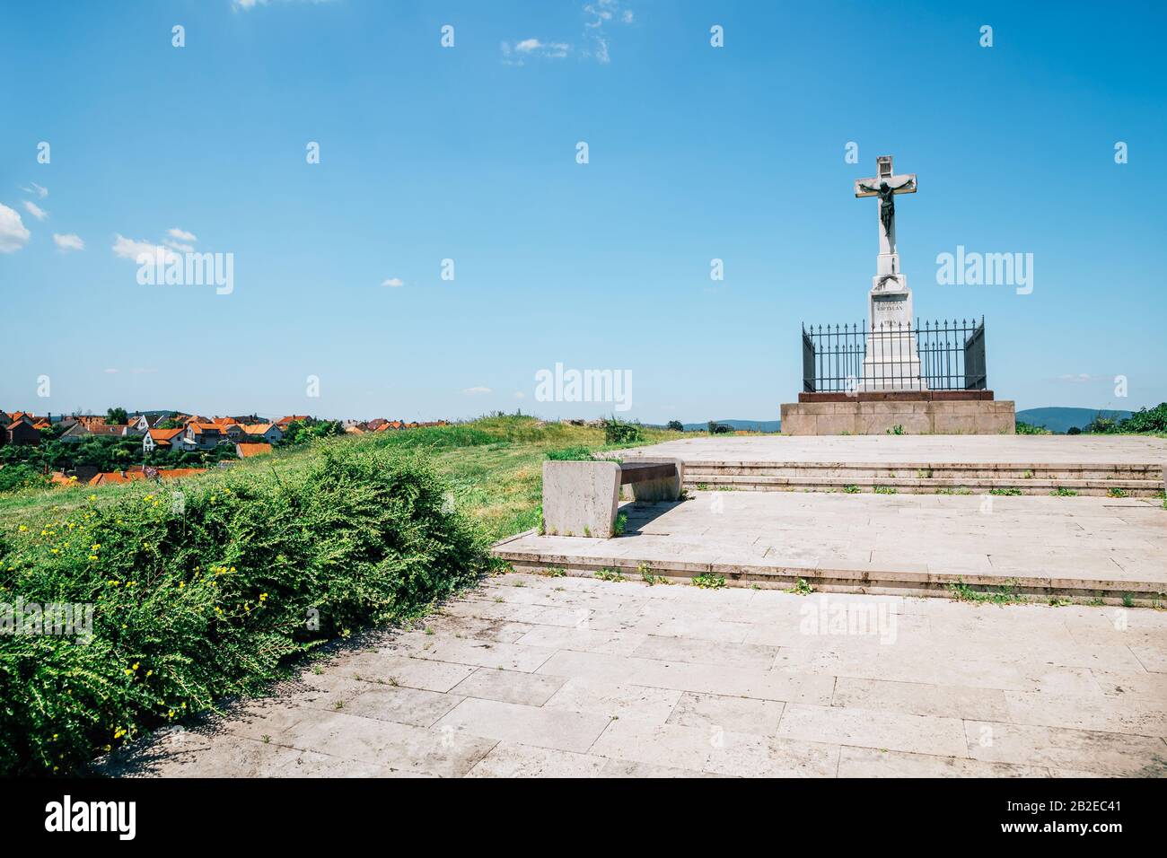 Crucifix sur la colline de Saint Benoît à Veszprem, Hongrie Banque D'Images