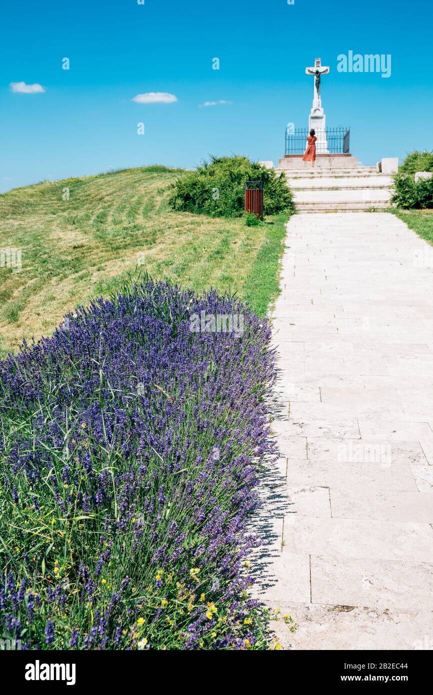 Crucifix sur la colline de Saint Benoît à Veszprem, Hongrie Banque D'Images